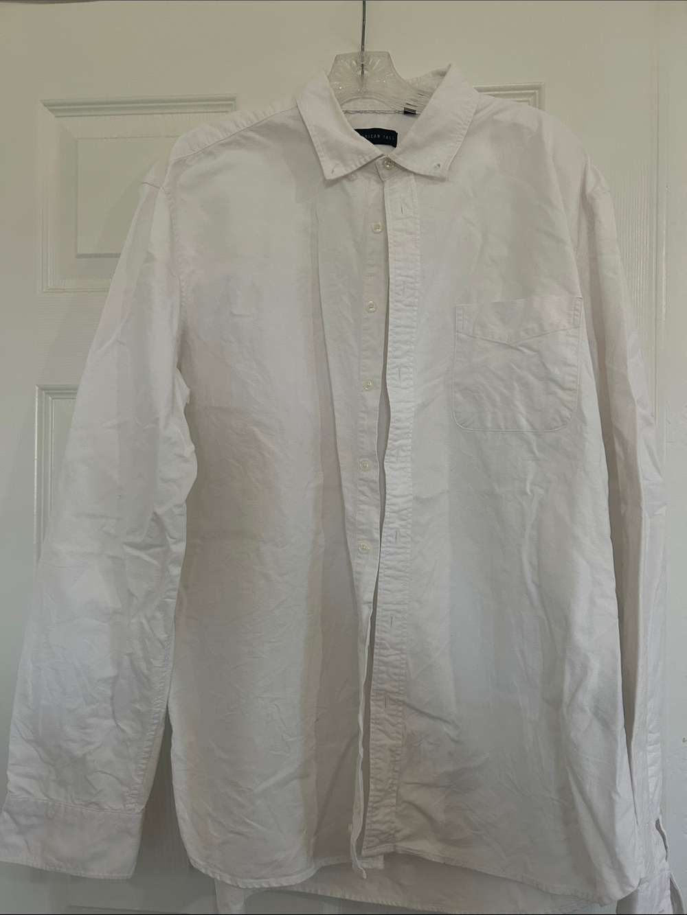 Men's White Long-Sleeve Button-Down Dress Shirt